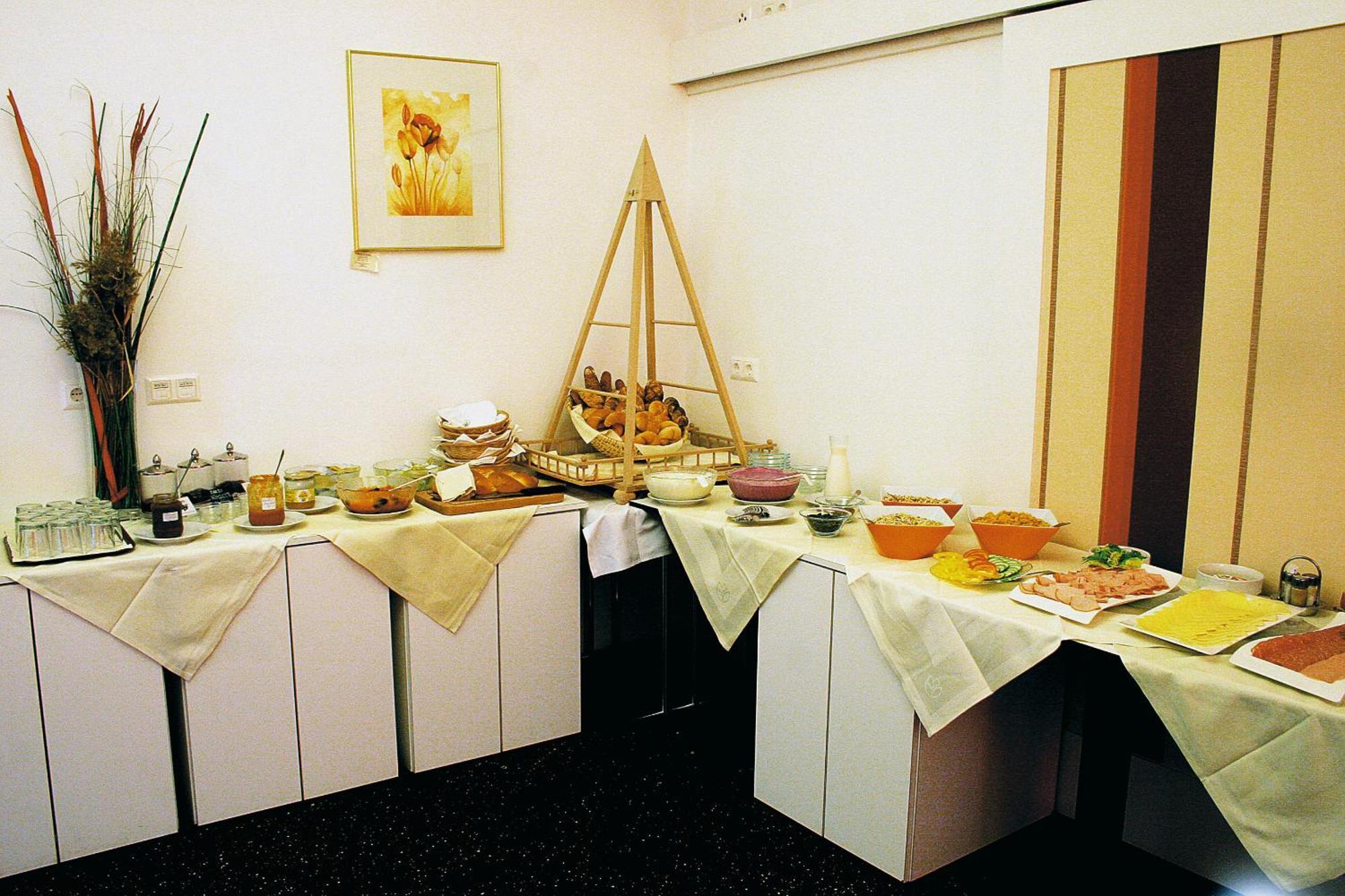 Hotel Zur Schonenburg Schönberg am Kamp Buitenkant foto